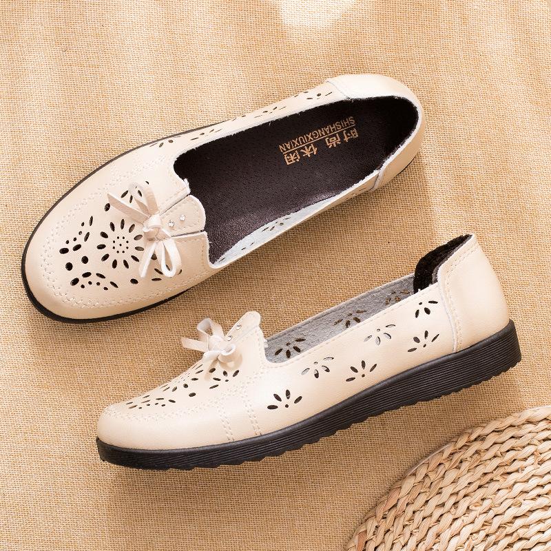 Новые туфли с мягкой подошвой, сандалии, кожаные туфли на плоской подошве с перфорацией, женская обувь для женщин среднего и пожилого возраста, женские кожаные туфли весна-лето
