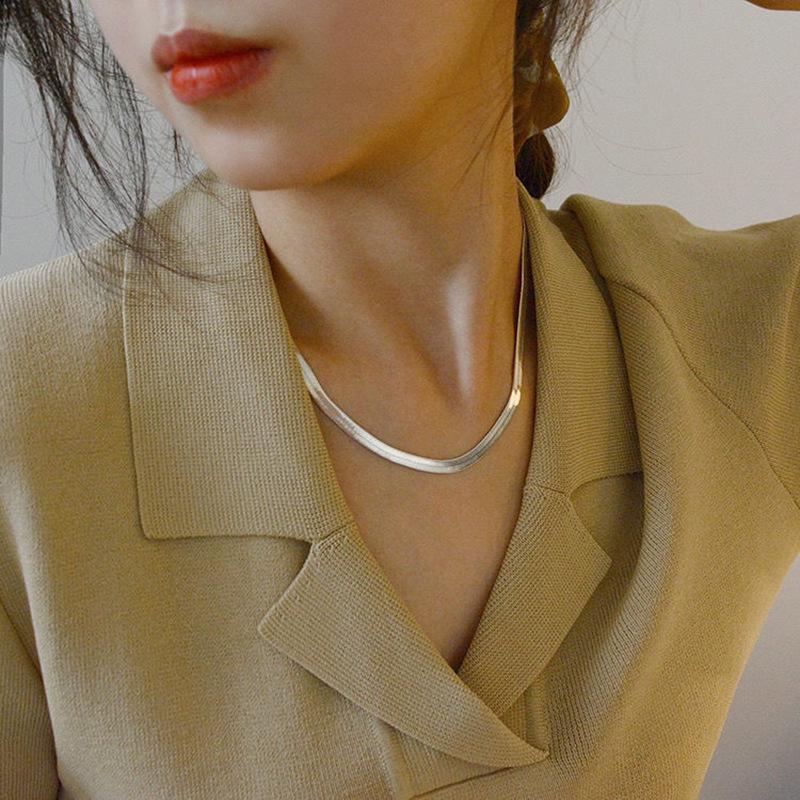 Цепочка из нержавеющей стали в виде змеиной кости: Простая, прочная, не выцветающая титановая стальная цепочка для ключей — универсальная и популярная.