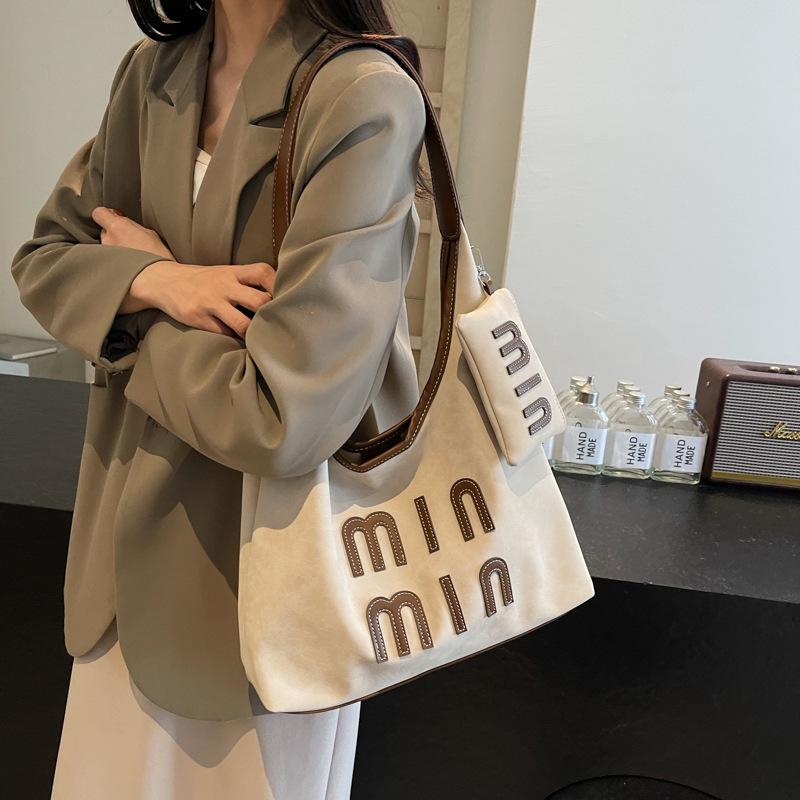 Ретро замшевая сумка подмышку женская 2025 новая модная повседневная сумочка с персонализированной текстурой на плечо подмышку