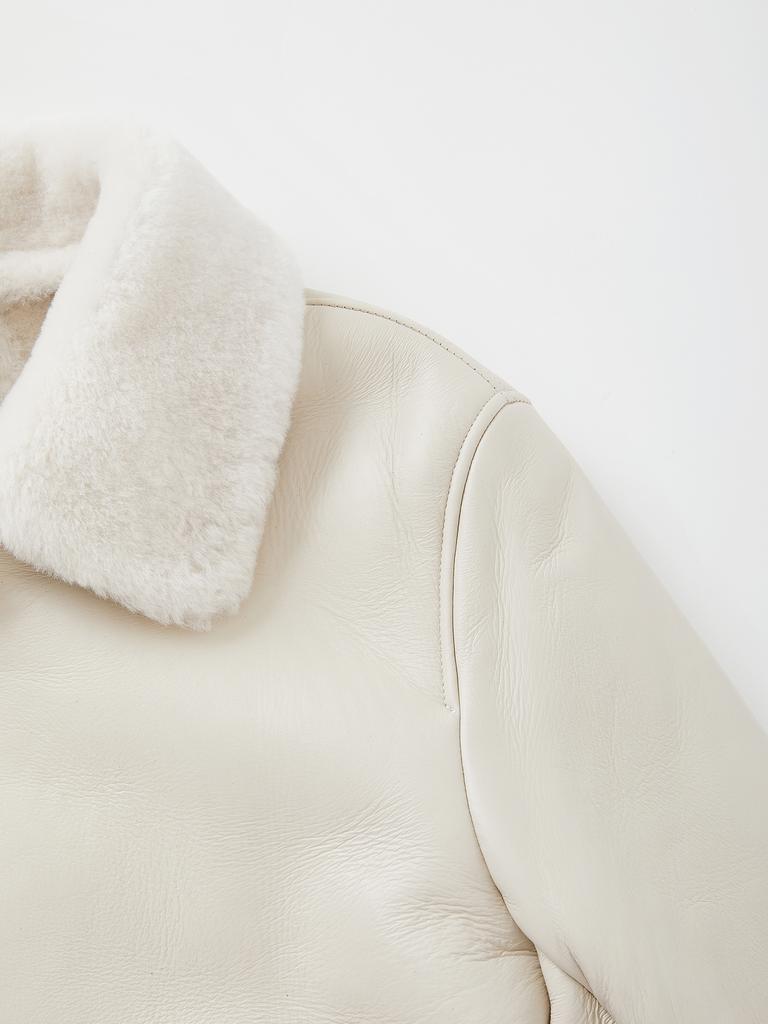Ikalook Wire Collar Lambskin Mustang Cljp123