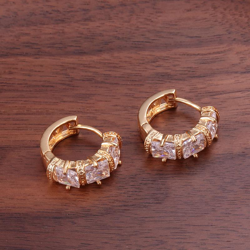 Женские серьги-кольца с блестящими квадратными цирконами Kinel