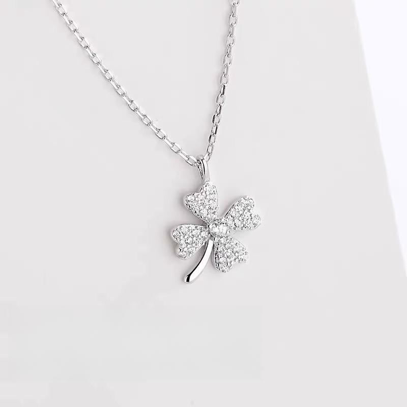 Ожерелье Клевер на Удачу Женская Ключичная Цепочка Нишевый Дизайн Простое Темпераментное ins Подвеска