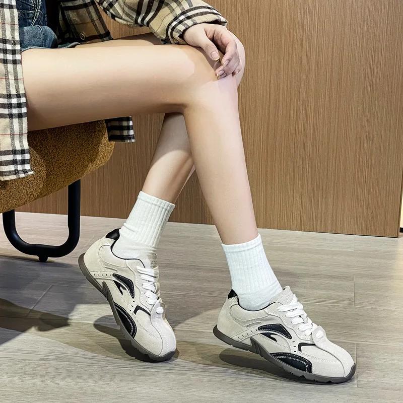 Женская спортивная обувь, роскошные повседневные теннисные кроссовки из искусственной кожи для женщин, тренд 2024 года, удобная обувь на плоской подошве, брендовая обувь для активного отдыха