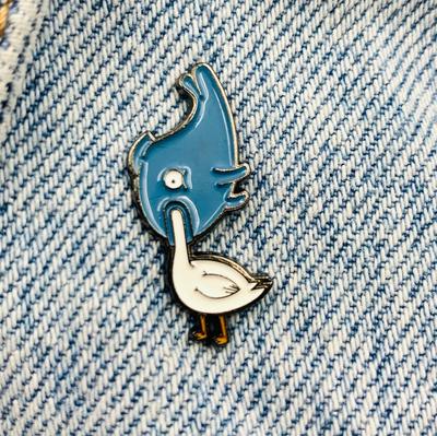 Новая эмалированная булавка, рыба, чайка, забавные животные, металлическая булавка, подарок на день рождения, 1 шт.