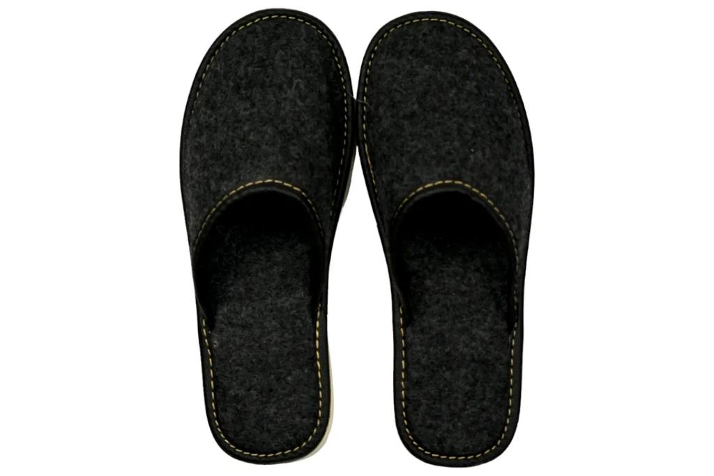 Women's slippers made of natural Italian felt, original product 37