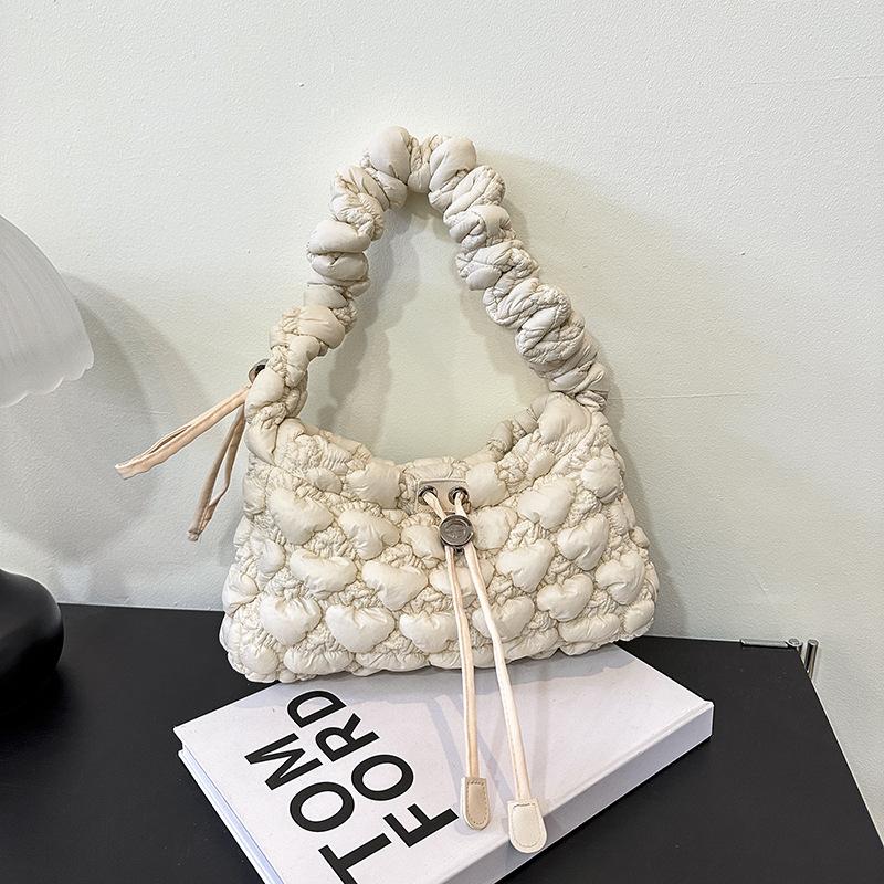 Новая сумка с пузырчатой плиссировкой, женская новая сумка под мышкой в иностранном стиле, персонализированная сумка через плечо для通勤