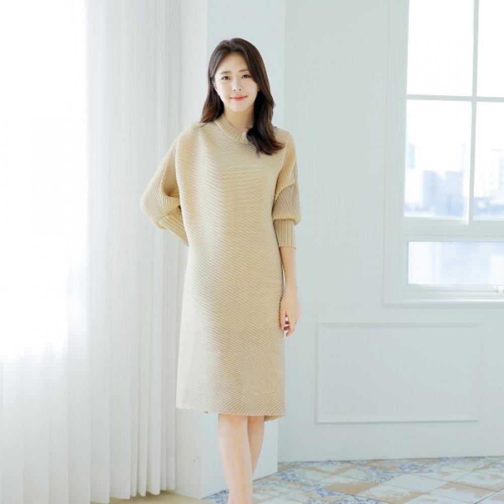 Plara Women Loose Fit Scaled Split Dress
