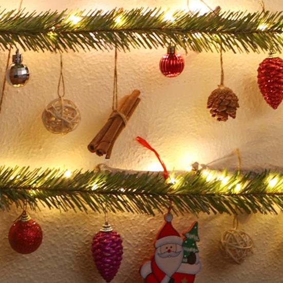 Светодиодное рождественское настенное украшение Рождественская елка с маленькими подвесками Светящаяся рождественская елка
