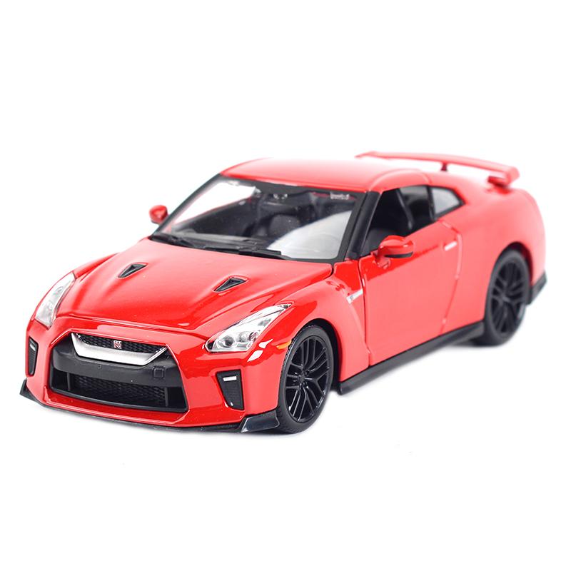 Ббураго 1:24 Nissan 2017 GT-R Sports Car Static Die Cast Vehicles Collectible Model Car Toys