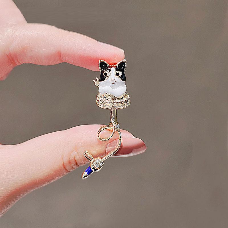 High-end Anti-glare Brooches Water GunsKitten Brooches Cute and High-end Women's Suit Pins and Accessories
