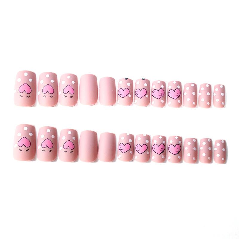 24 штуки нового маникюра ко Дню святого Валентина, милый и очаровательный матовый розовый с сердечками в горошек, средняя и длинная стойкая накладка