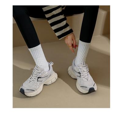 Мода Новые женские вулканизированные туфли Круглый носок Плоские туфли для женщин На шнуровке Платформа Женские кроссовки Уличная повседневная Воздушная сетка Обувь для пар