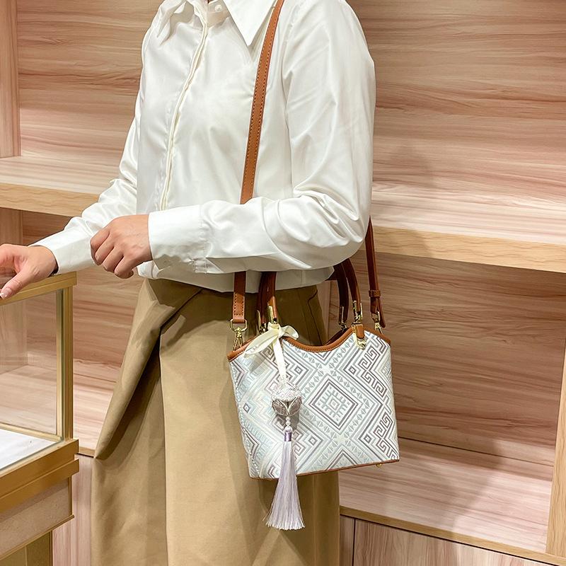 Luxury Intangible Cultural Heritage Zhuang Brocade Bag 2026, Handbag, Basket Tote Bag, Versatile Ethnic Style for Commuting