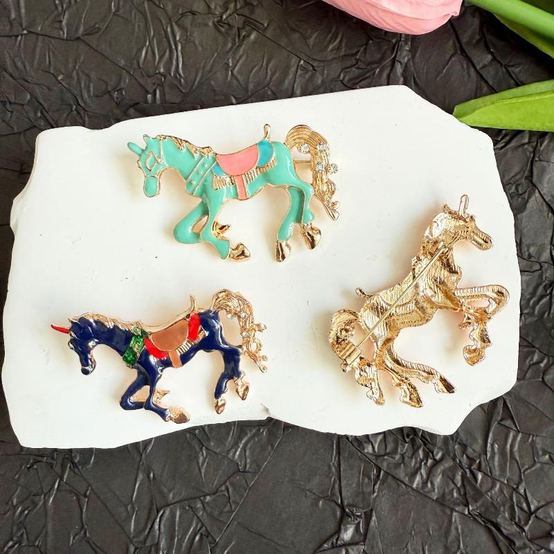 Vintage Elegant Horse Brooches Metal Animal Lapel Pins For Women Men  Clothing Decor Accessories Badge Jewelry Gifts