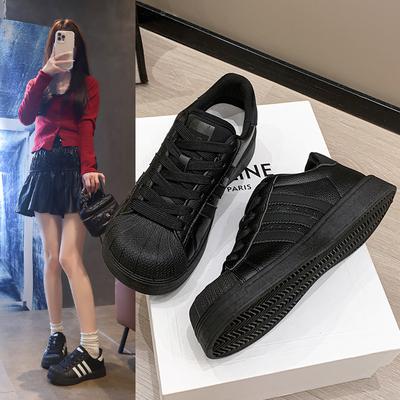 2025 лето новая обувь с носком-ракушкой женская дышащая универсальная студенческая маленькая белая обувь повседневная спортивная обувь маленькая белая обувь