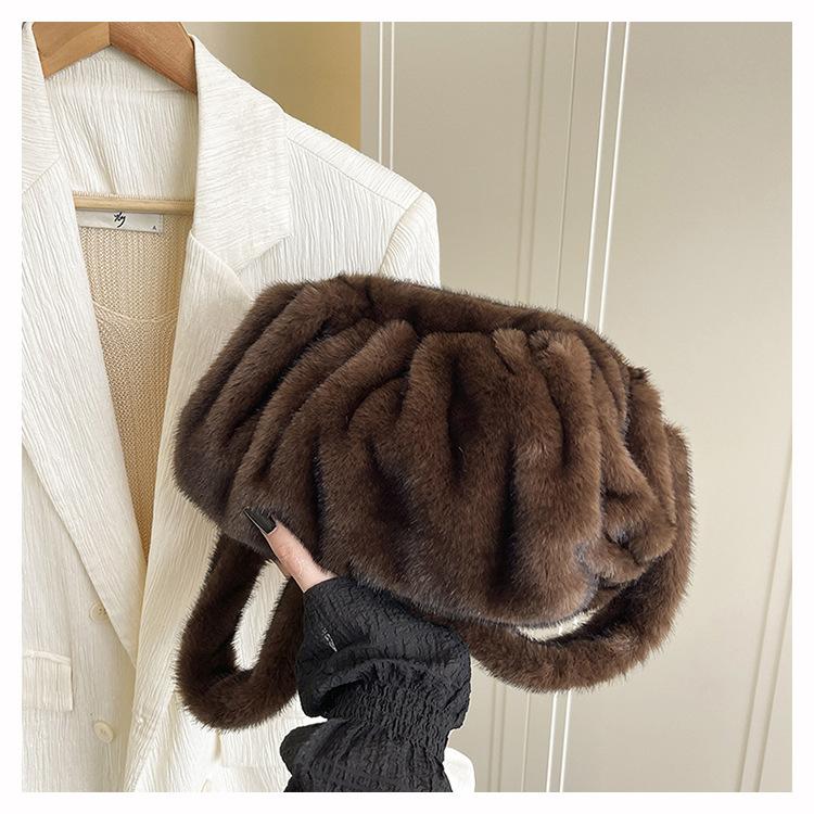 Fluffy Plush Cloud Dumpling Bag Ruched Faux Fur Bags for Women Shoulder Bag Winter Warm Soft Crossbody Bags Handbags Pouch
