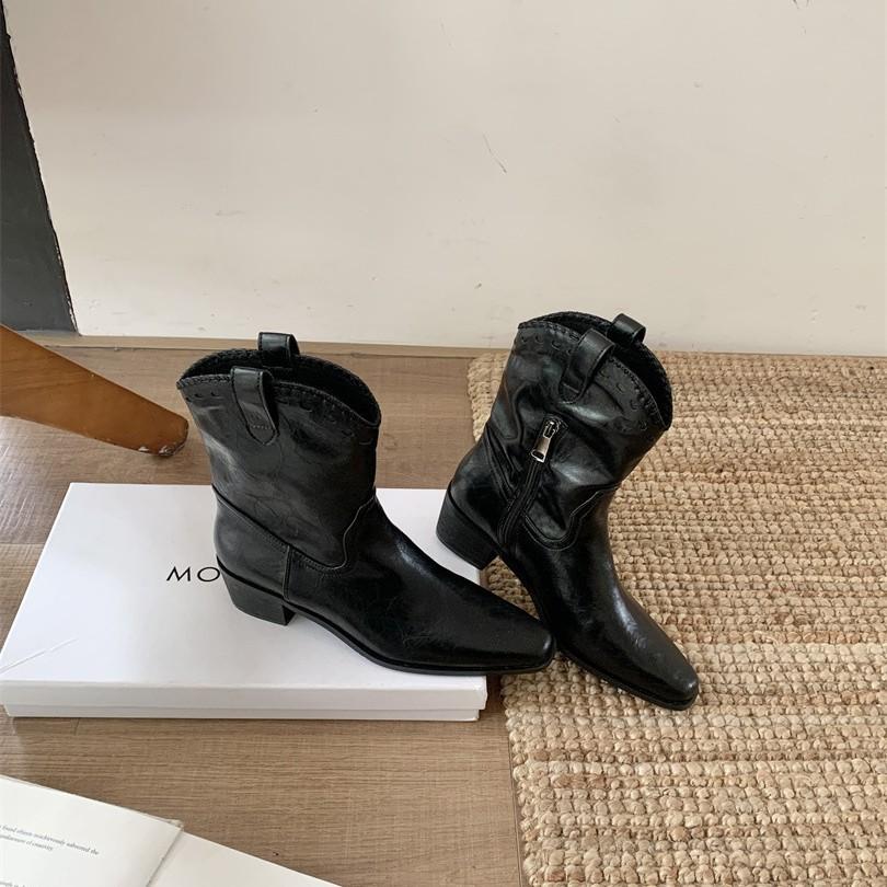 Boots Winter 2025 new pointed V-mouth western boots French retro leather stacked short boots