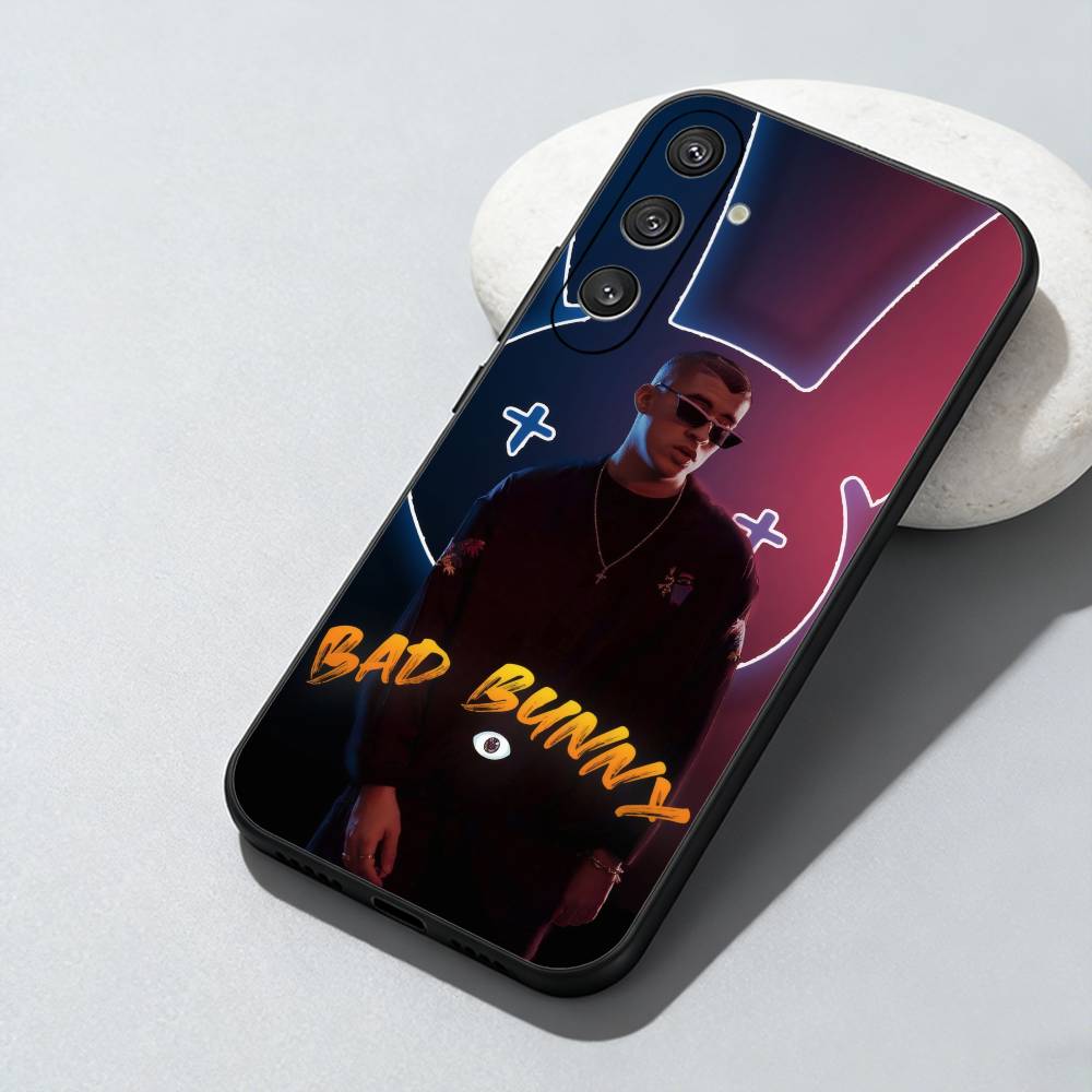Мне нравится Чехол для телефона Singer B-Bad B-Bunnyyy-yS Для Samsung Galaxy A73,A72,A71,A70,A52,A51 Другие Мягкий черный чехол