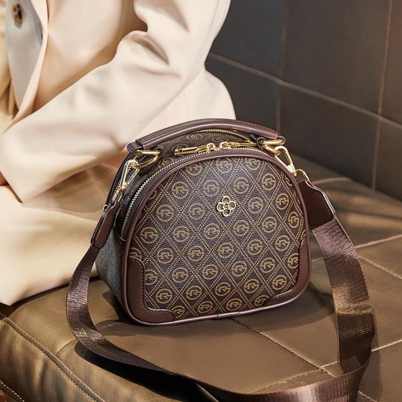 Women's bag 2026 new trendy fashion stylish shoulder crossbody bag versatile ins new small round bag manufacturer direct delivery