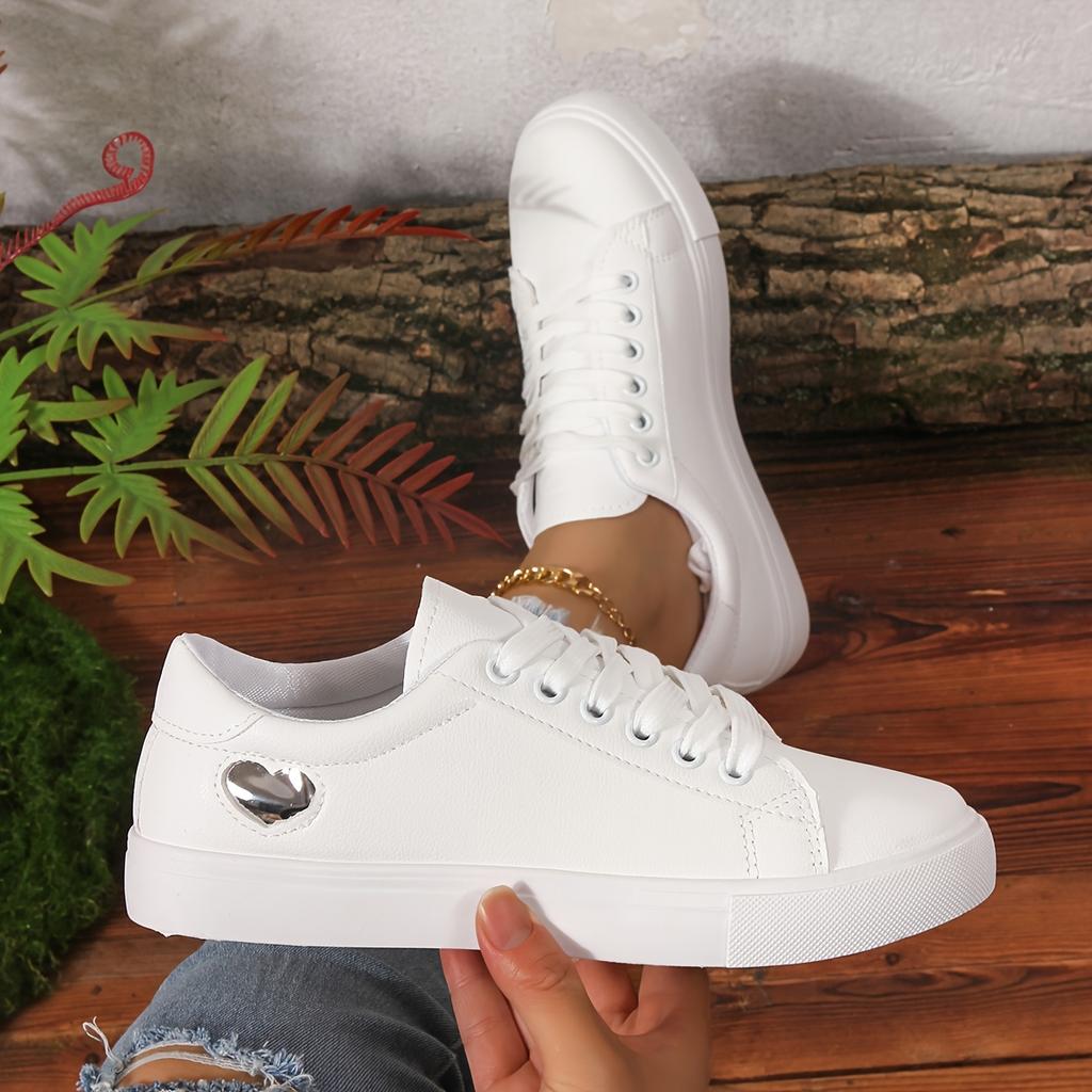 Маленькие белые туфли женские 2025 новые мягкая подошва нескользящие для бега студенческие повседневные под все на плоской подошве базовые студенческие женские кеды