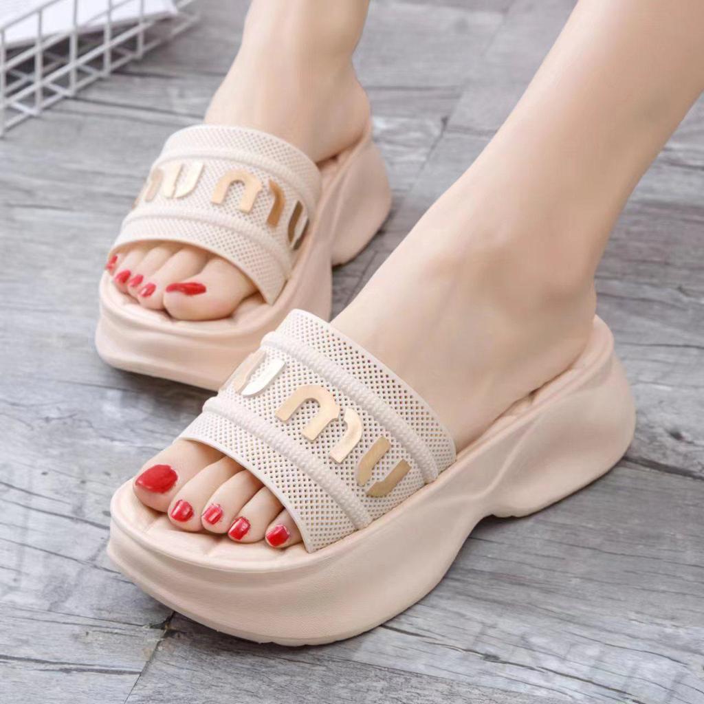 2024 Women's Three-Dimensional Letter Platform Sandals: Stylish Thick-Soled Flip Flops Perfect for Summer Wear.