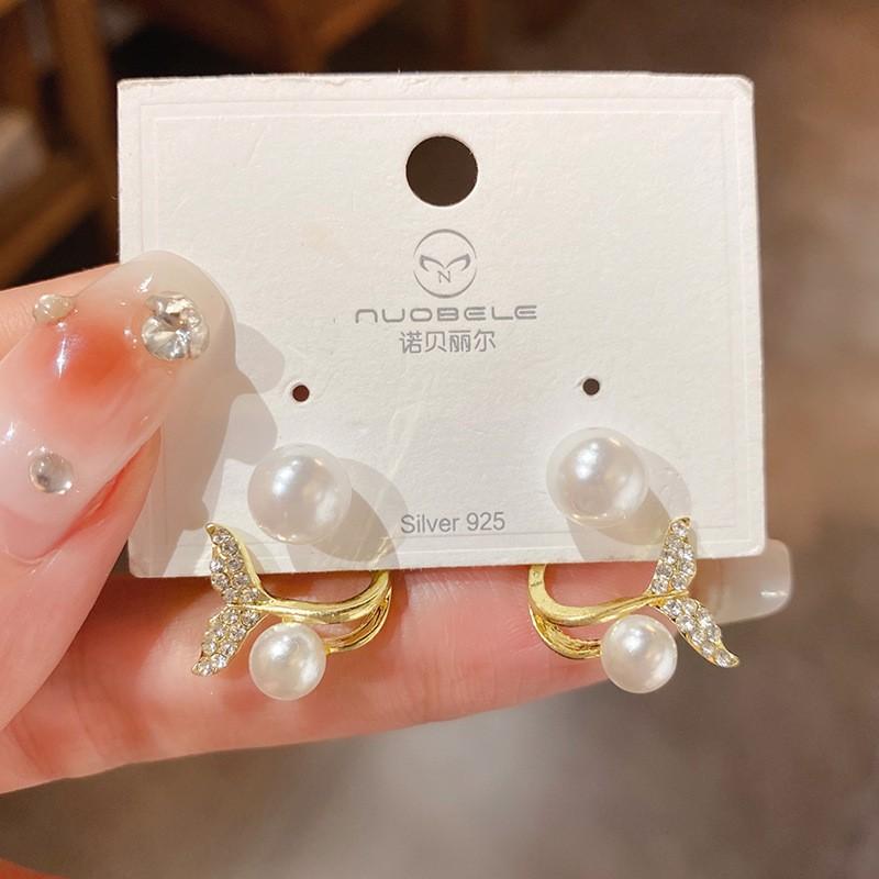 Silver needle light luxury Spice Girl pearl stud earrings temperament retro super flash earrings women's fashion high sense personalized earrings