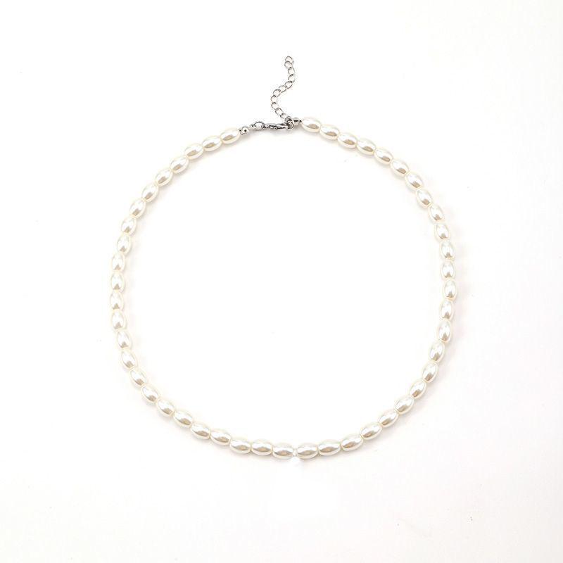 European & American Fashion Glass Pearl Necklace - Simple, Versatile, High-End Clavicle Chain for Women.