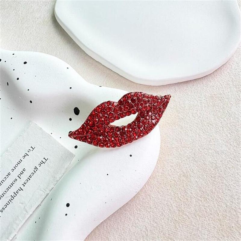 Модные сексуальные женские красные броши в виде губ для женщин и девочек, креативные блестящие роскошные бриллиантовые броши в виде рта, булавки, свадебные аксессуары, подарки