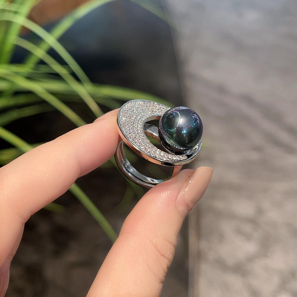 Кольцо с имитацией таитянского черного жемчуга, открытое, звездное, с ауральным свечением, роскошное, с темпераментом, ощущение высокого класса, полностью покрытое бриллиантами