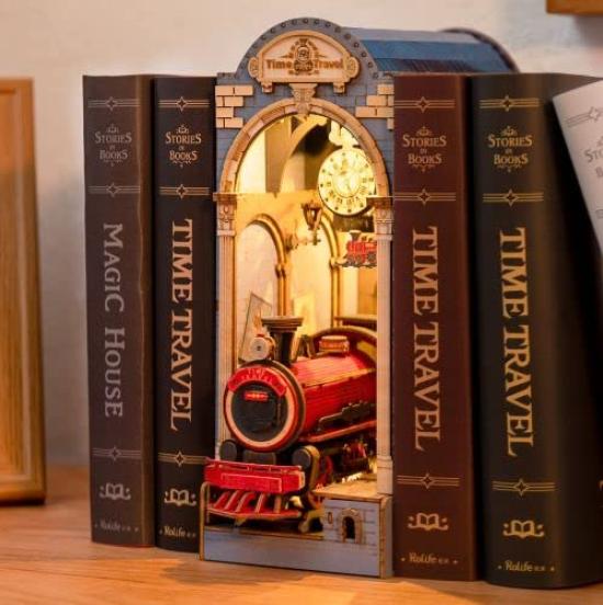 Серия деревянных 3D-пазлов Book Nook (Путешествие во времени) с инструкцией на японском языке