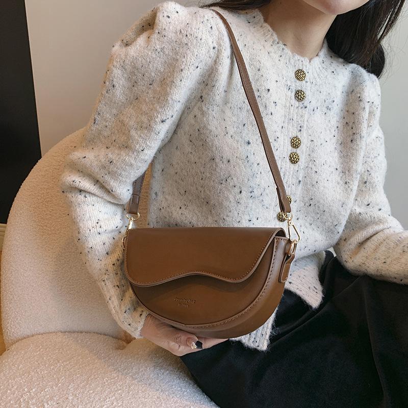 Small Bag Women's 2024 Winter New Trendy Fashion Casual Simple Small Square Bag Internet Celebrity Wide Shoulder Strap Single Shoulder Messenger Bag
