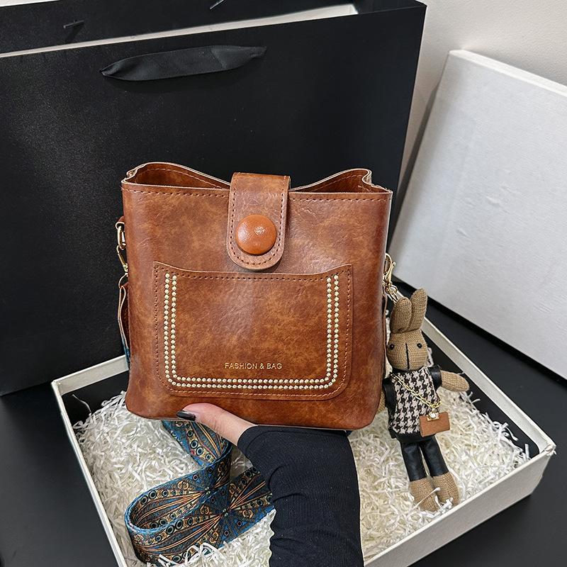 2024 Women's Vintage Korean Wide Strap Bucket Messenger Bag