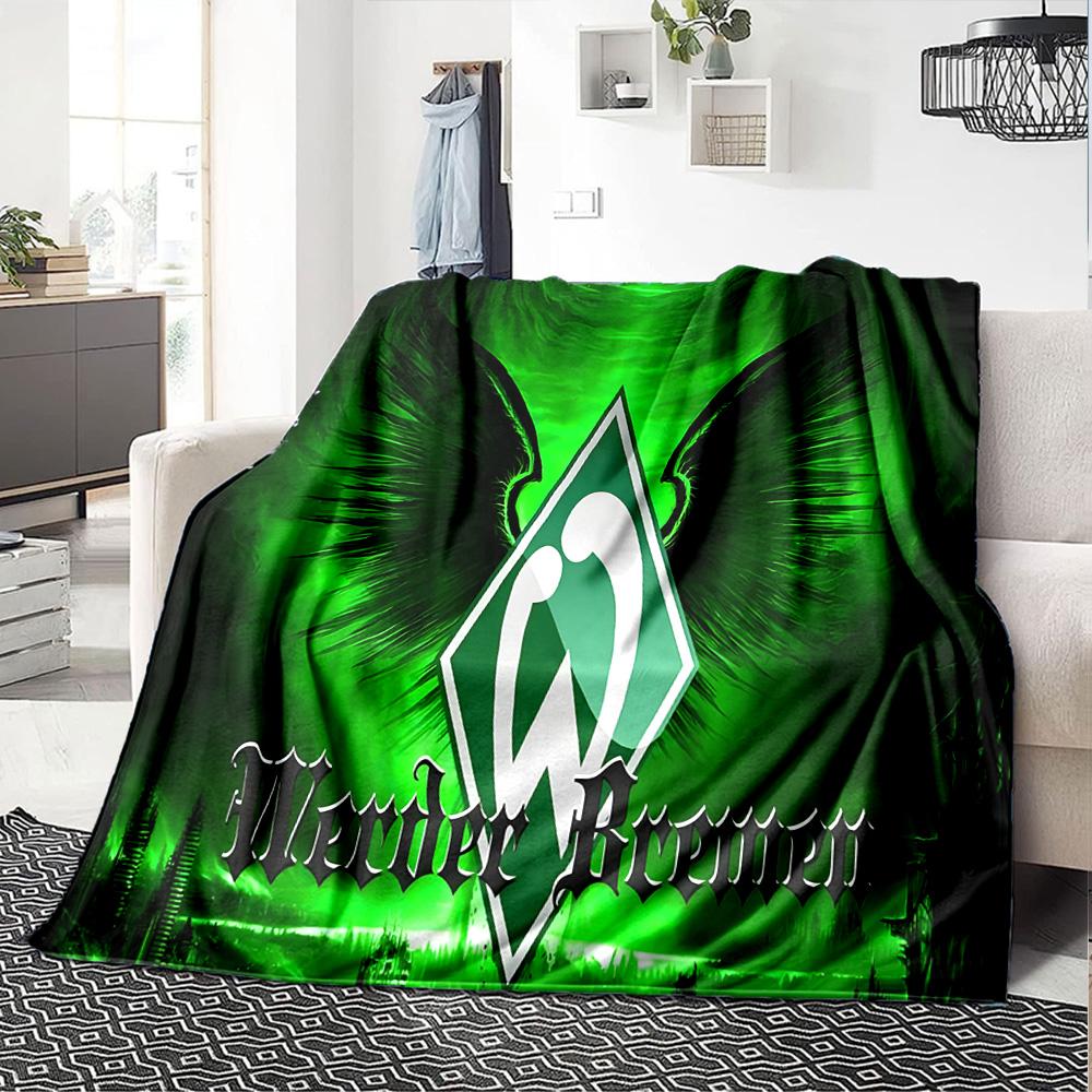 Green Bremen Pattern Flannel Blanket, Soft Polyester, Modern Design, All-Season for Camping, Travel, Gifts for holidays or birthdays
