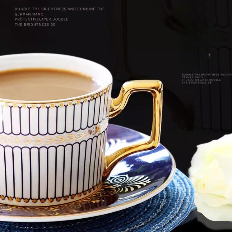 Кофейные чашки и блюдца из тонкого костяного фарфора, 270 мл, красиво глазурованные, с золотой отделкой, чайная чашка с ручкой, керамические кофейные чашки с золотой ложкой