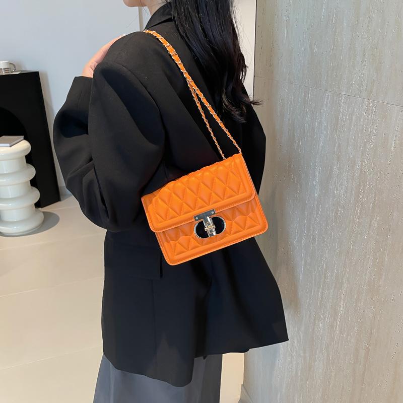 Casual French Underarm Bag for Women New Trendy Fashion Chain Diamond Shaped Single Shoulder Small Square Bag Fashionable Crossbody