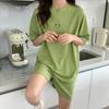 Спортивный костюм, женский спортивный костюм, летняя тонкая футболка с коротким рукавом, свободные шорты, костюм из двух предметов, свободный и тонкий, милый смайлик, домашняя одежда, повседневный удобный комплект