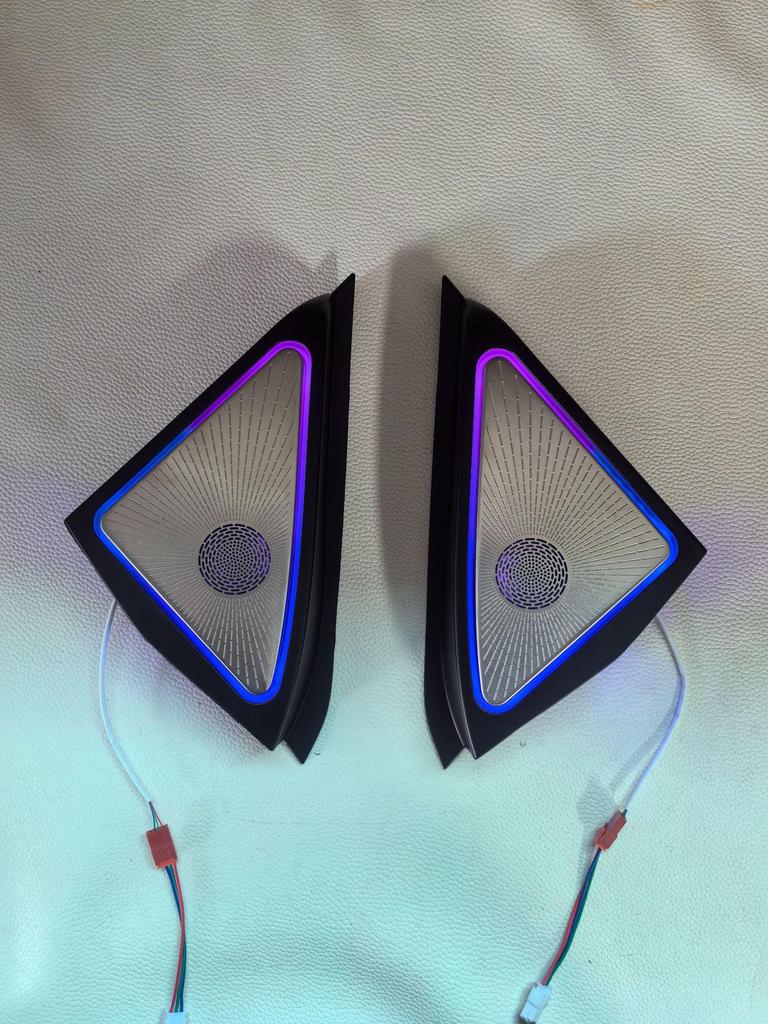 Автомобильный твитер Mitsubishi XFORCE 2024 с подсветкой салона