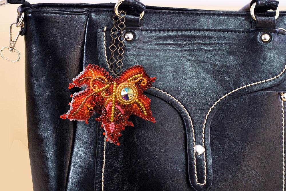 Набор для создания универсального украшения из бисера Абрис Арт Листочек