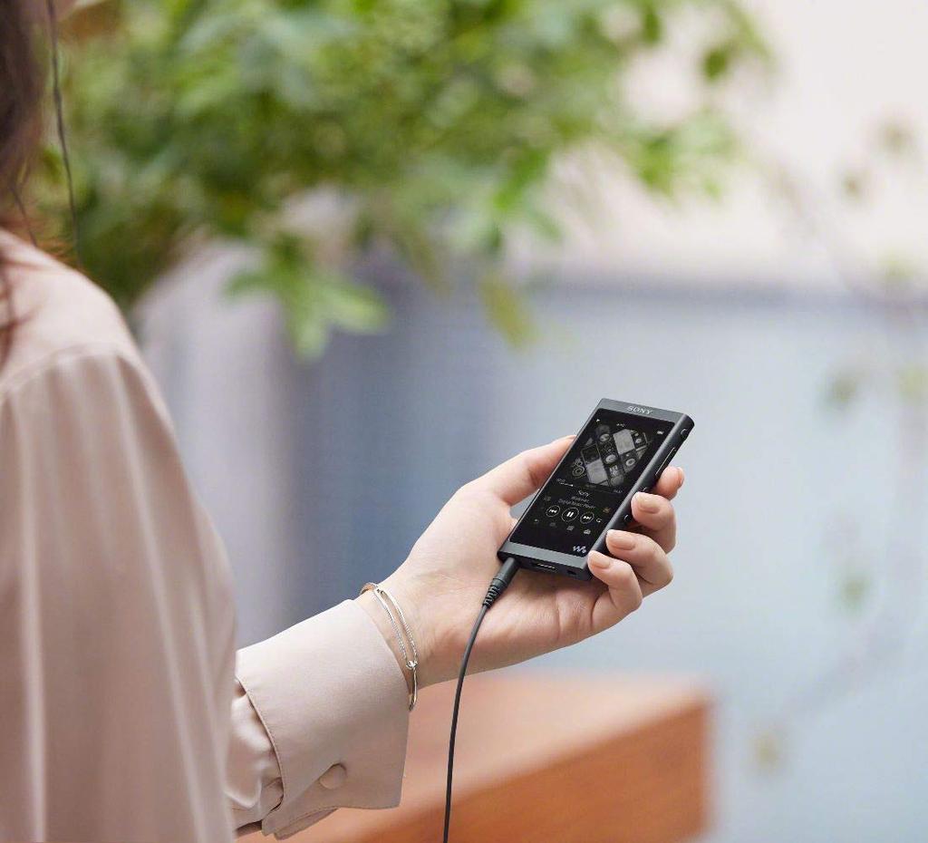 Sony MP3-плеер Walkman серии A емкостью 16 ГБ, Bluetooth, совместимость с microSD, поддержка высокого разрешения, до 45 часов непрерывного воспроизведения, модель 2018 года, сероватый