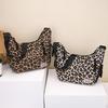 Women's Leopard Print Large Capacity Crossbody Shoulder Bag - Fashionable, Versatile Dumpling Design for Casual Commuting