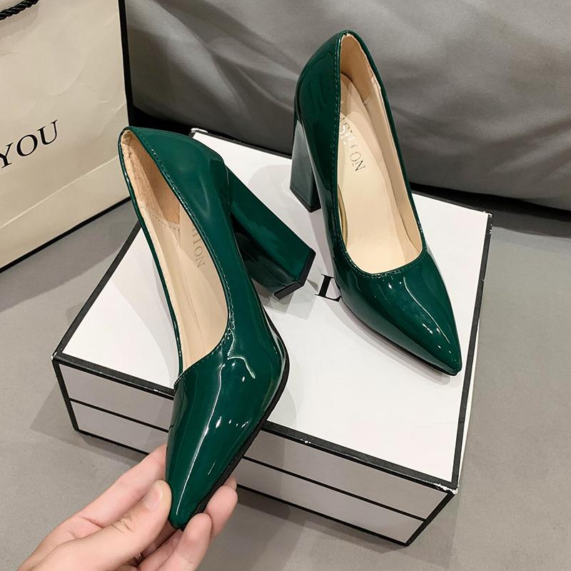 Женские туфли-лодочки Осенние цветные туфли-лодочки Женские туфли на высоком каблуке с острым носком Модные туфли на высоком толстом каблуке Туфли из лакированной кожи Женские
