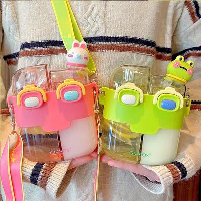 Бутылка для воды с рисунком для детей, двухсекционная чашка для питья, одна чашка для двух напитков, детская бутылка для воды с регулируемым ремешком