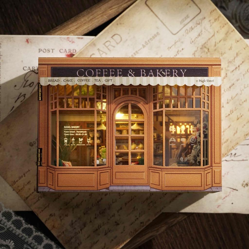 CUTEROOM Кукольный домик для детей Деревянный миниатюрный набор 'Кофе и выпечка' (Сделай сам Игрушка ручной работы Хлеб Торт Кофе Чай Украшения в комплекте) Отличный подарок (МИНИ111)