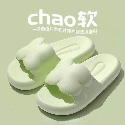 Супермягкие и толстые подошвы тапочек 2024 Лето Новые женские повседневные модные внешние проникающие одинарные туфли парные сандалии