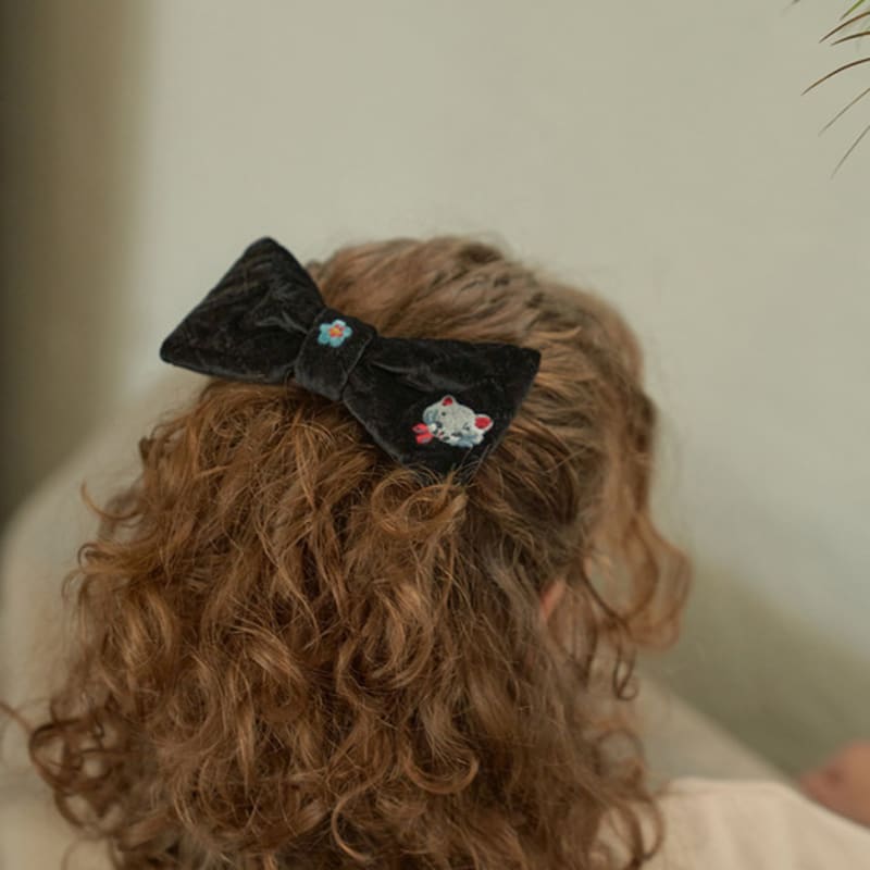 SOCKS APPEAL NAT velvet ribbon pin cat