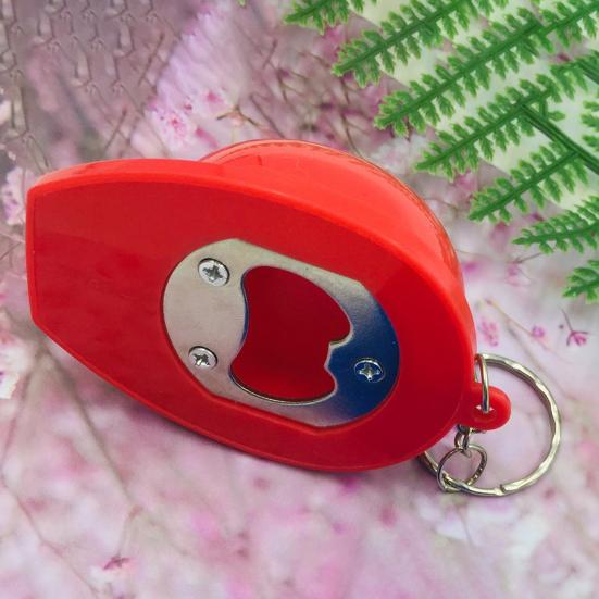 2 шт. Подвесная пряжка Многоцелевая Форма шлема Декоративный дизайн открывалки для бутылок Защита от потери Креативный ключ