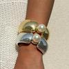Модный персонализированный браслет с металлической текстурой и жемчугом, геометрическое открытие, преувеличенные женские украшения, универсальные для повседневного использования