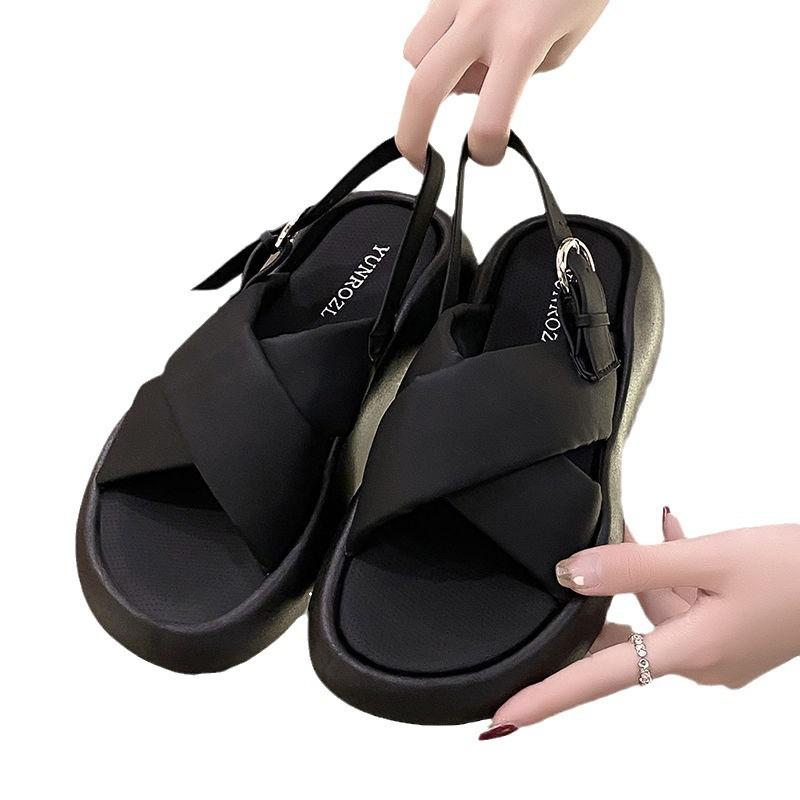 Сандалии на толстой подошве с перекрещивающимися ремешками женские летние новые модные универсальные однословные пряжки усиливающие повседневные римские туфли