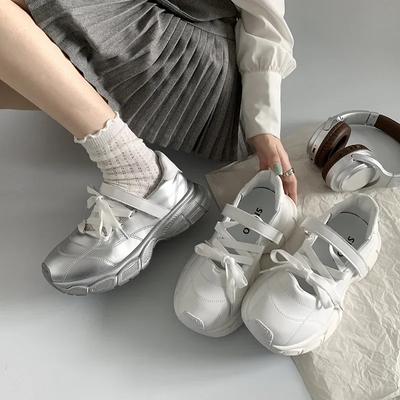 Новые женские кроссовки для активного отдыха, удобные дышащие повседневные туфли со шнуровкой, спортивные белые туфли для женщин Zapatillas