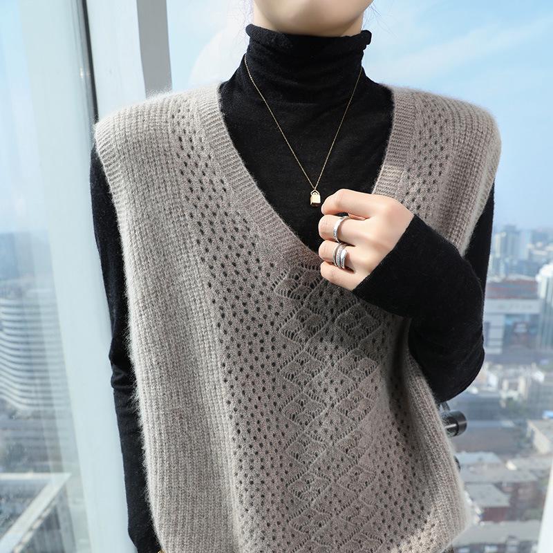 Women's 2024 Spring/Autumn Loose Cashmere V-neck Sleeveless Knit Vest